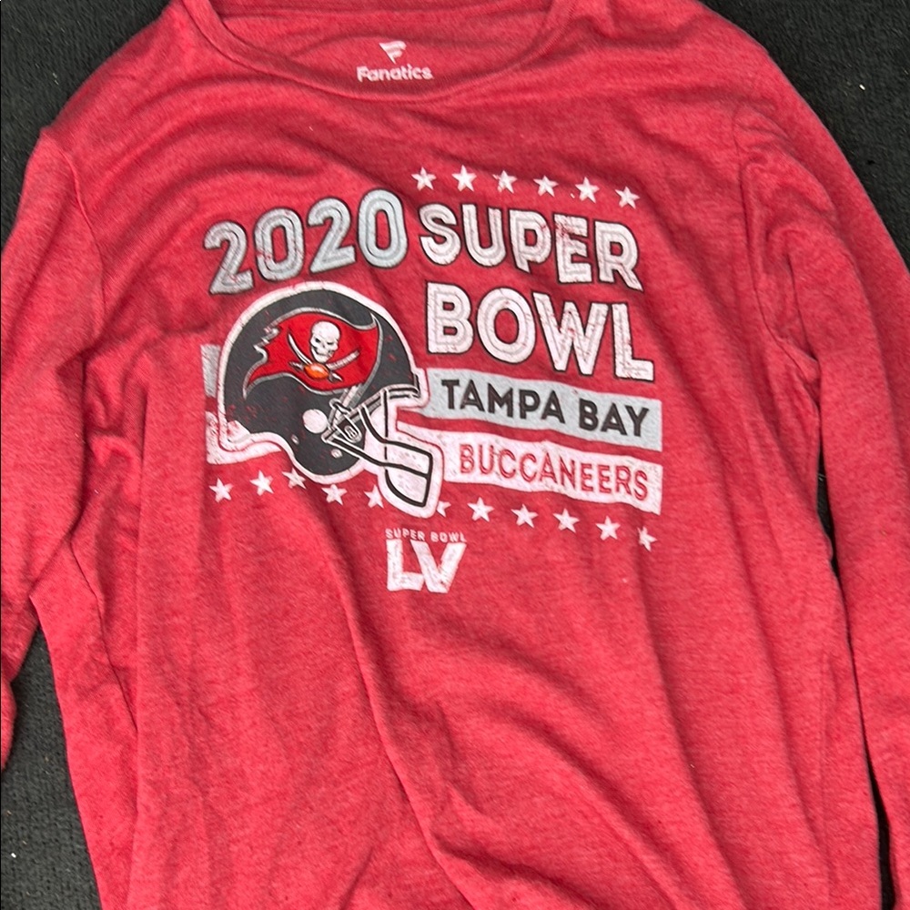 Fanatics Red Long Sleeve Tees for Sports Enthusiasts